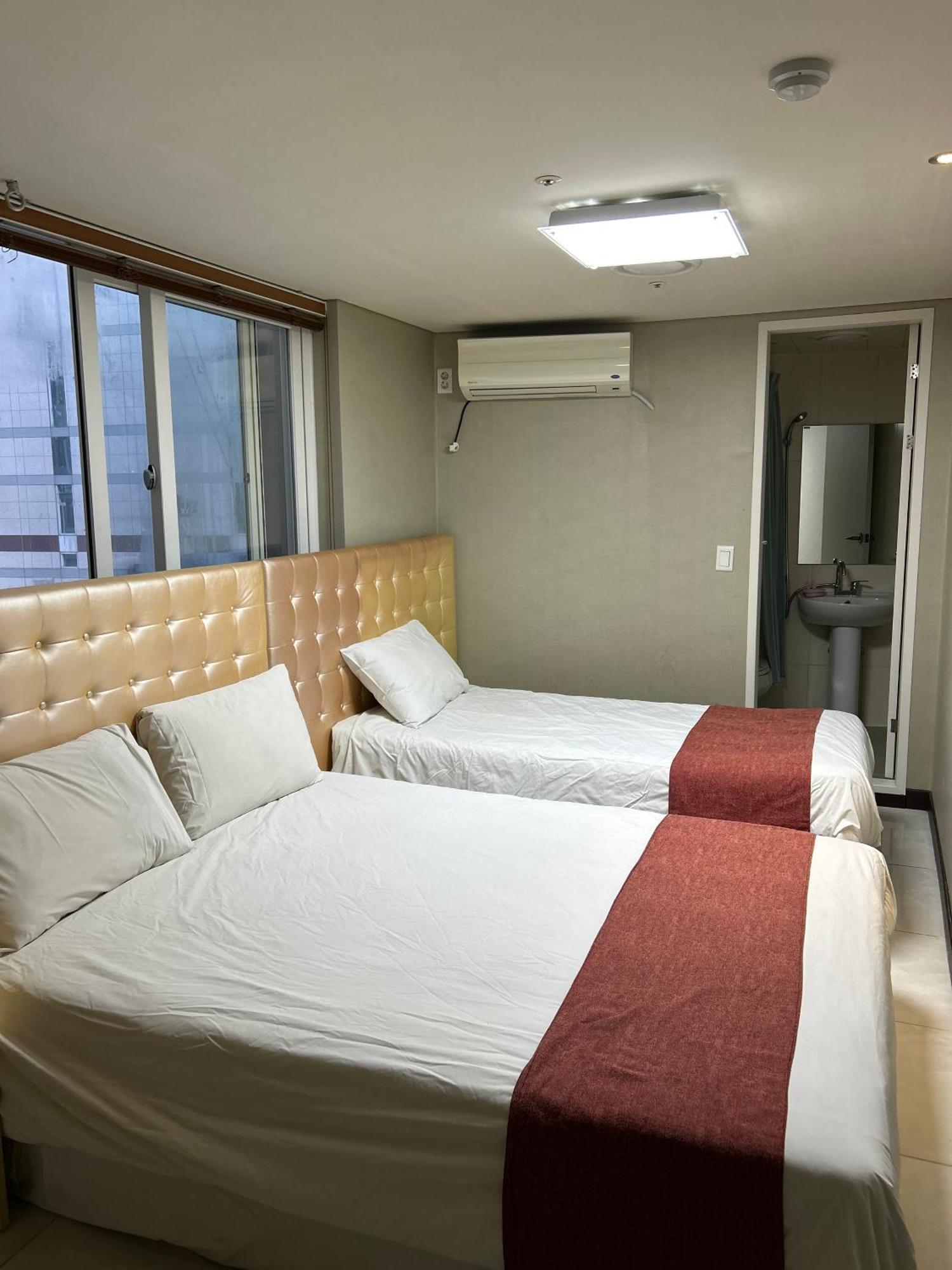 Hotel Myeongdong โซล ภายนอก รูปภาพ