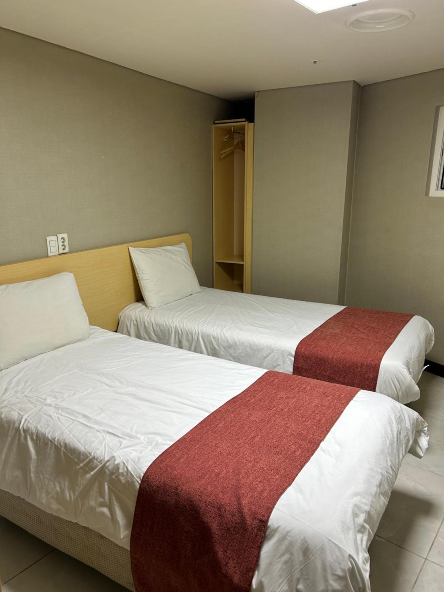 Hotel Myeongdong โซล ภายนอก รูปภาพ